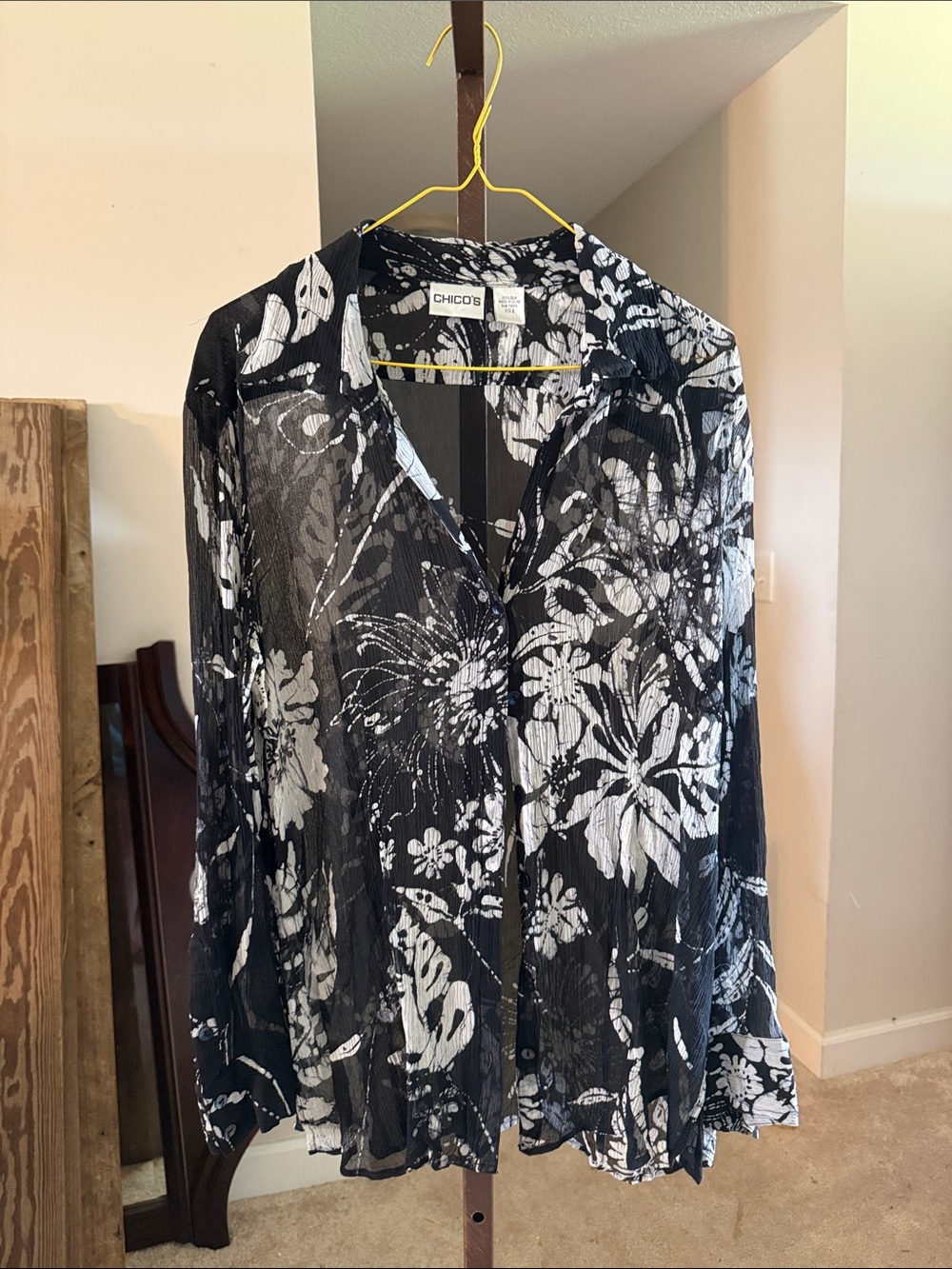 Chico's Black and White Floral Button-Front Top